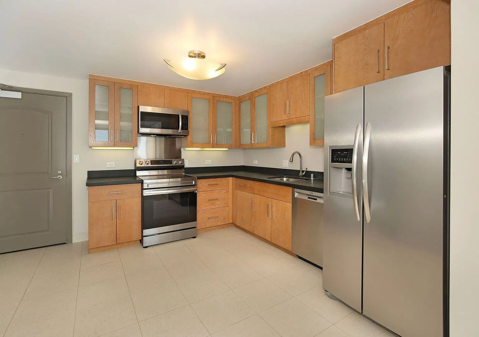 Experience Comfort & Convenience at Pacifica Honolulu #3104 — Photo 2