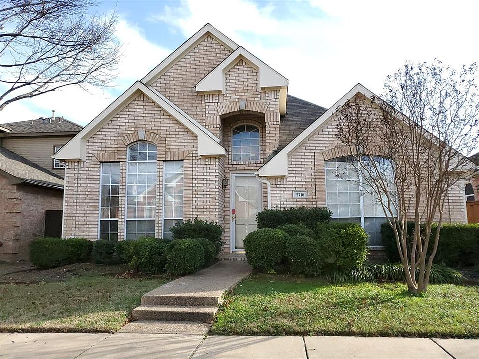 1st image of 2716 Carnation Dr #D