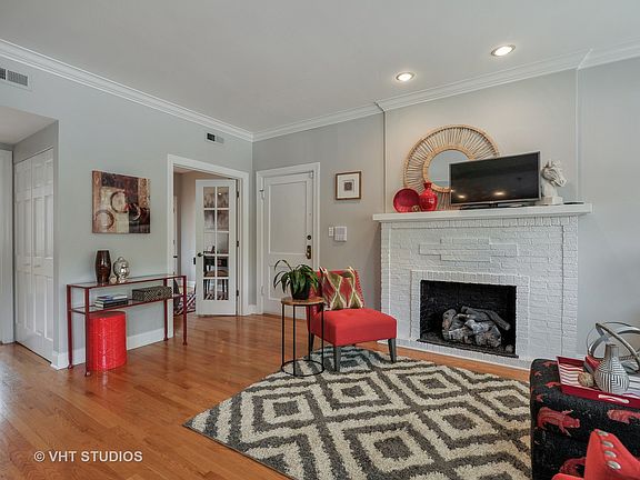 3rd image of 4029 N Southport Ave #1