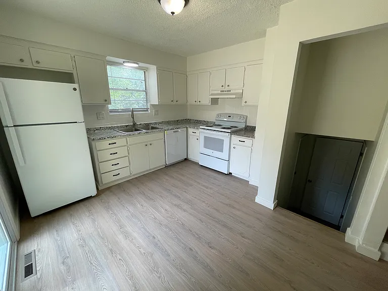 816-818 S Grant Ter — Photo 18
