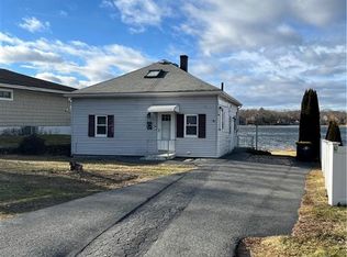 17 Lakeshore Dr, Bellingham, MA 02019
