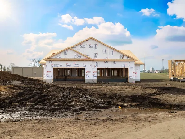 1216 Rock Ridge Cir, Waverly, IA 50677