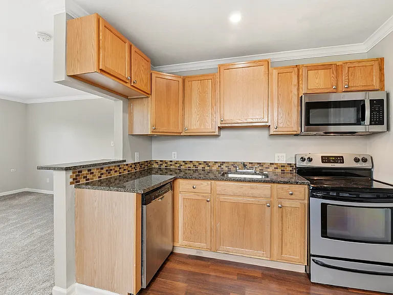 1 S Pennsylvania St #302 — Photo 9