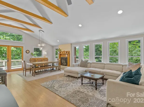 55 Springwood Dr, Asheville, NC 28805