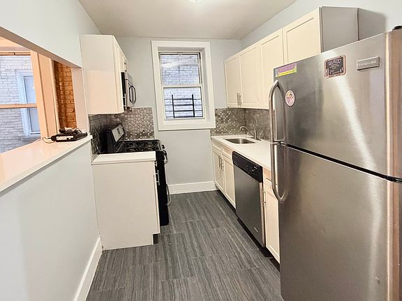 4th image of 1124 Grant Ave #4