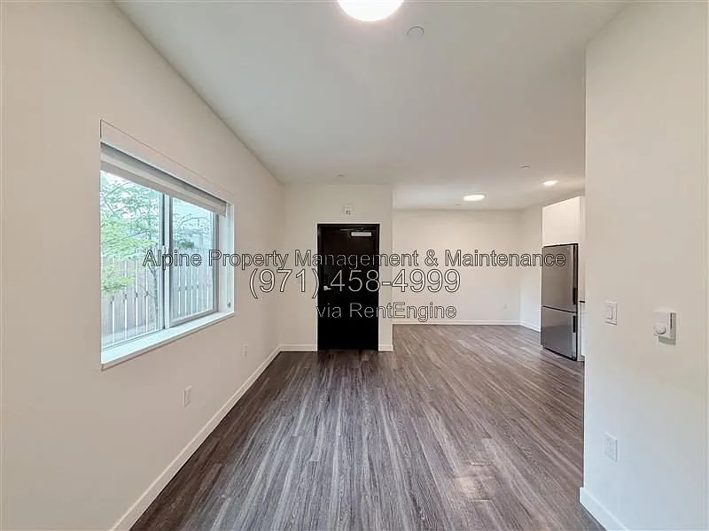 1545 NE 41st Ave #105