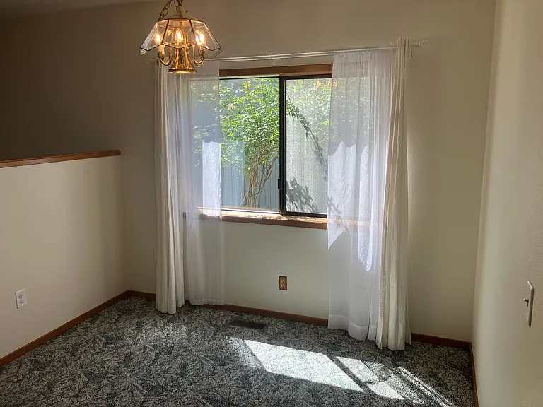 1325 Elser Dr SE — Photo 16