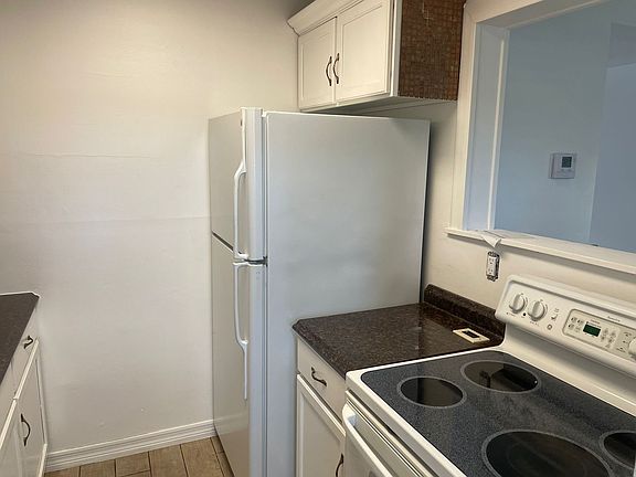 4th image of 305 E Ocean Ave APT 106