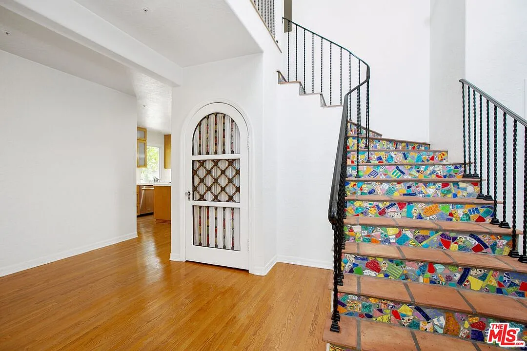 5 bed, 5.0 bath, 4090 sqft, $13,995 — Photo 3