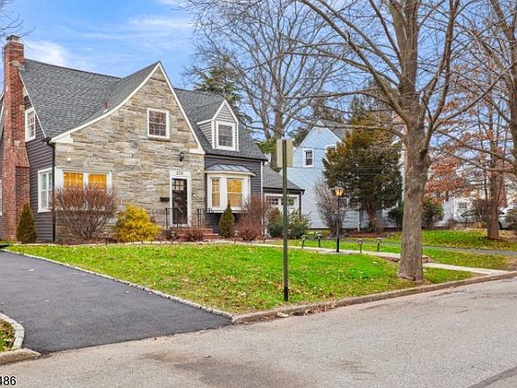 2nd image of 224 Swarthmore Rd