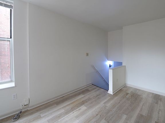 5th image of 1932 Senate St APT C