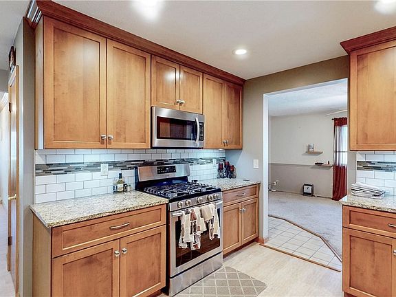 4th image of 10216 Harmony Ln