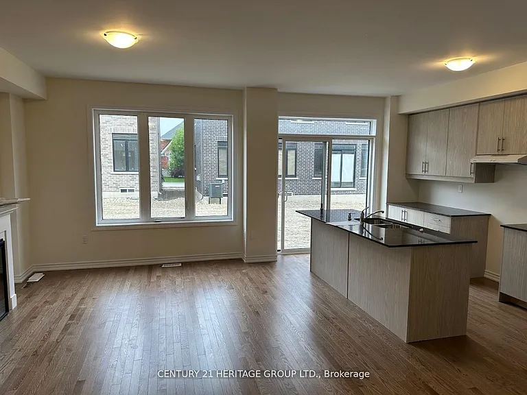 22 Blick Cres — Photo 6