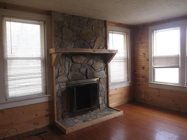 2nd image of 1972 Greenlee Rd