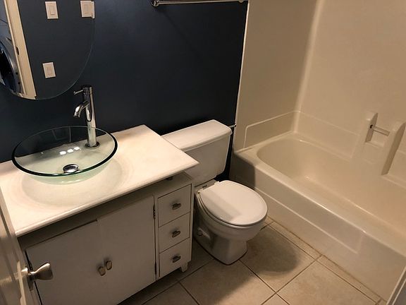 3rd image of 2740 Hollywood Ter APT 26