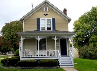 202 N 3rd St, Geneva, IL 60134