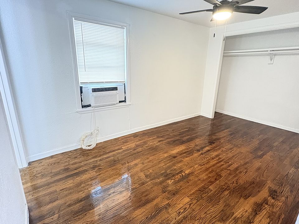 2nd image of 704 Baylor St