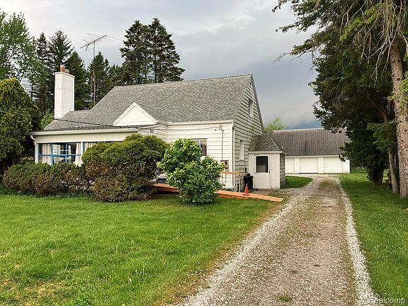2nd image of 5893 Cribbins Rd