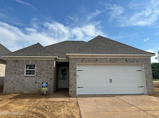 275 Flower Garden Dr, Southaven, MS 38671