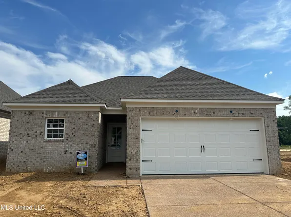 275 Flower Garden Dr, Southaven, MS 38671