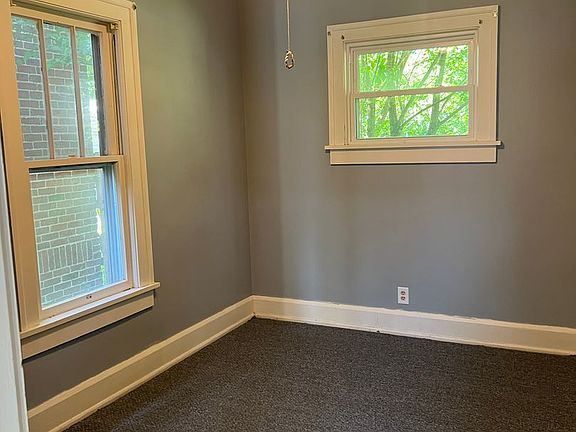4th image of 563 Garfield Pl
