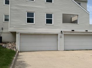 5255 Dakota Dr, West Des Moines, IA 50265