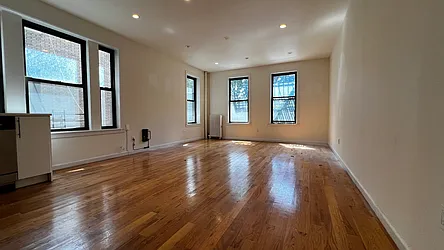 Rented by HOLTON REAL ESTATE INC.