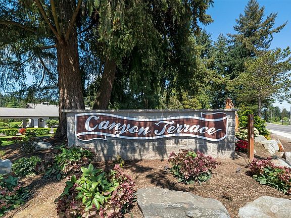 Entrance of Canyon Terrace>