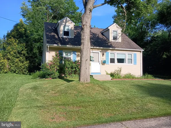 303 Wynnewood Rd, Ewing, NJ 08628