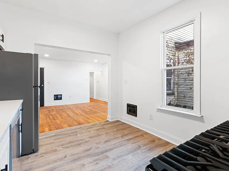 605 E 19th Ave — Photo 13