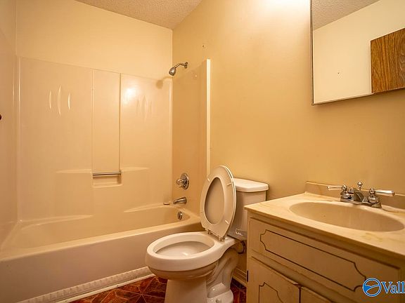 5th image of 1734 Beckman Dr