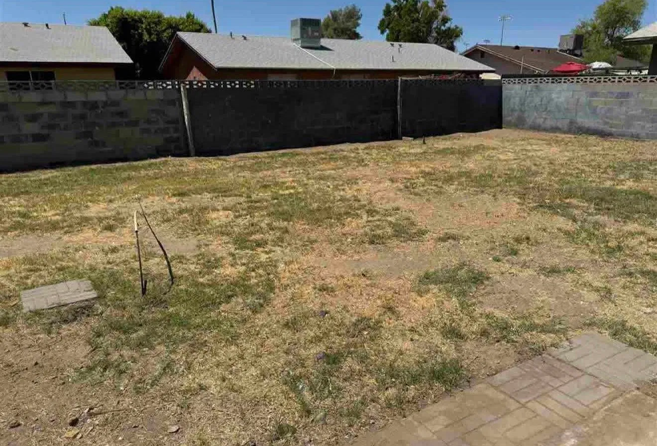 3 bed, 1100 sqft, $1,550 — Photo 1