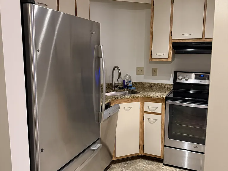 Dishwasher/disposal.