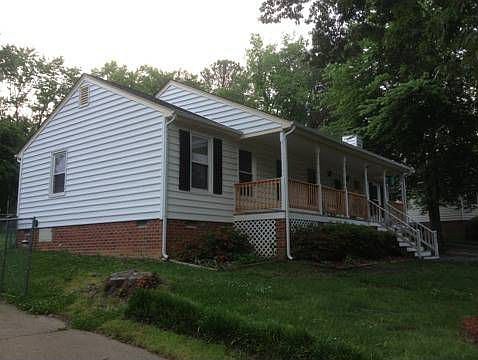 2nd image of 905 Hartford Ln