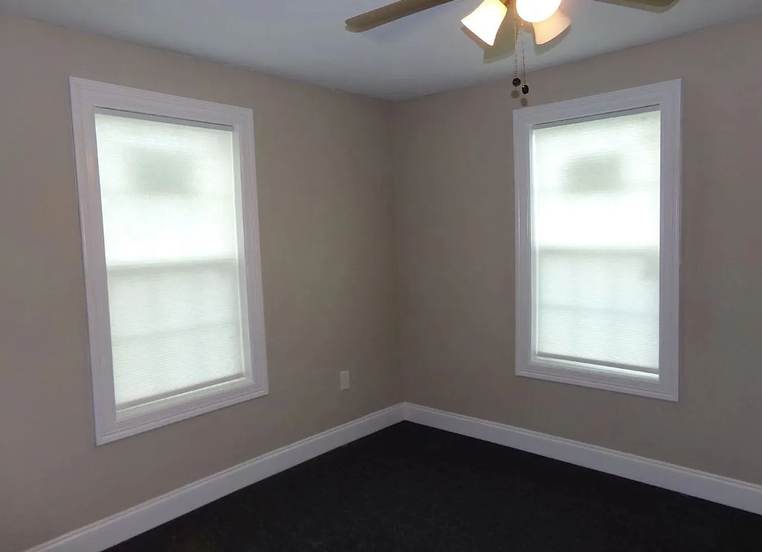 Vacant 1 bedroom/1 bath house — Photo 4