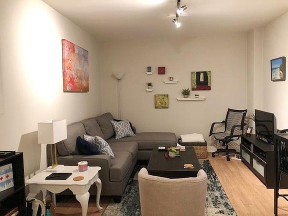 3rd image of 511-12 W Belmont Ave #46
