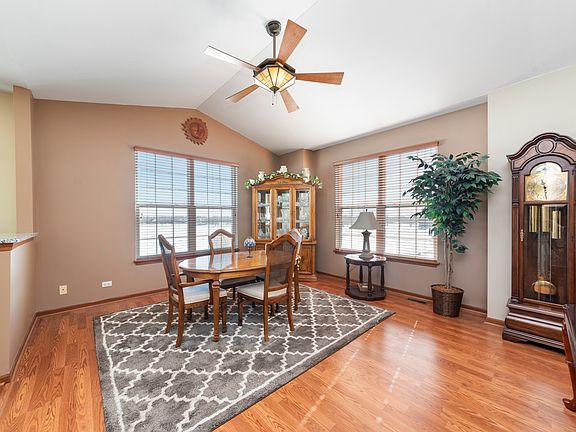 3rd image of 1638 Fieldstone Dr N