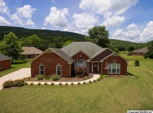 2841 Willowick Trl SE, Owens Cross Roads, AL 35763