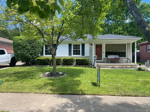 1525 Ackley Ave, Westland, MI 48186