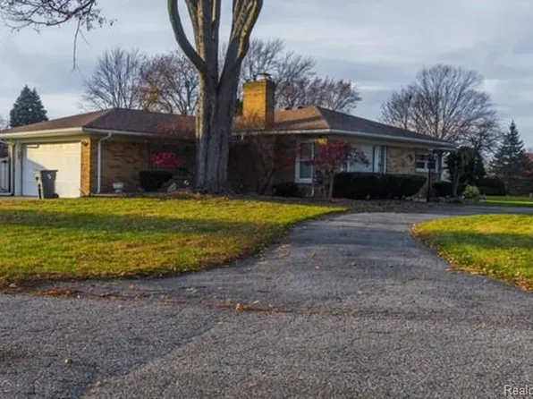 18941 Alpha Ct, Clinton Township, MI 48036