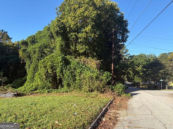 2nd image of 2358 Clarissa Dr NW