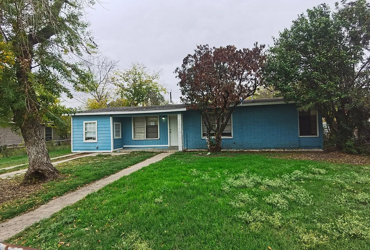 Building Photo - 119 Knollwood Dr
