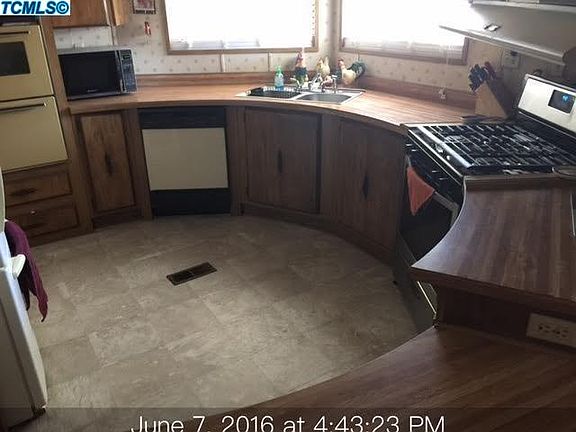 5th image of 600 S Rose Ave