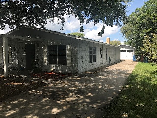 1st image of 801 N Live Oak St