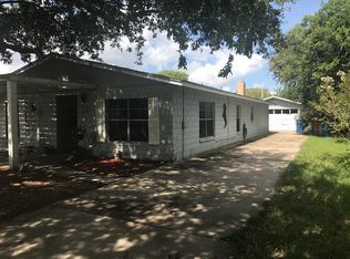 801 N Live Oak St, Rockport, TX 78382