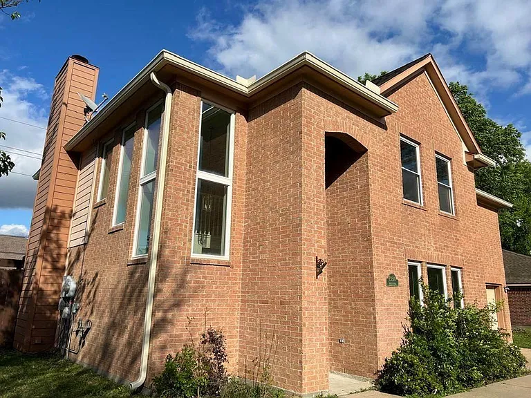 23510 Stratsborough Dr — Photo 1