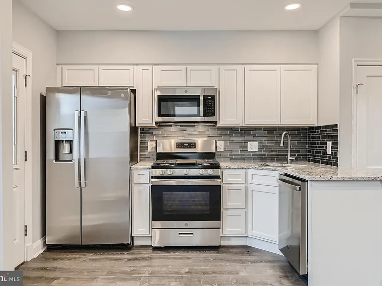 4429 Newport Ave — Photo 11