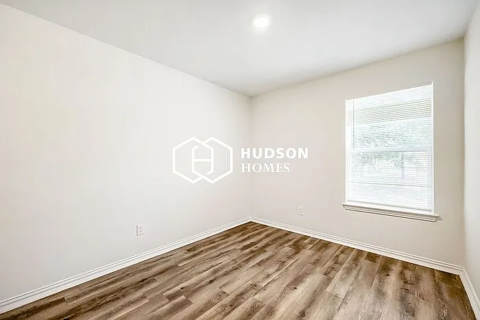 820 Hubert St #A — Photo 9