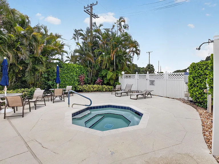 5225 Brookview Dr — Photo 85