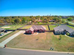 124 Oakridge Dr, Choctaw, OK 73020